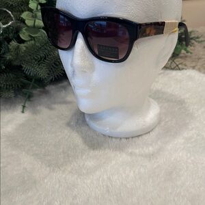 Nwt. Legends sunglasses